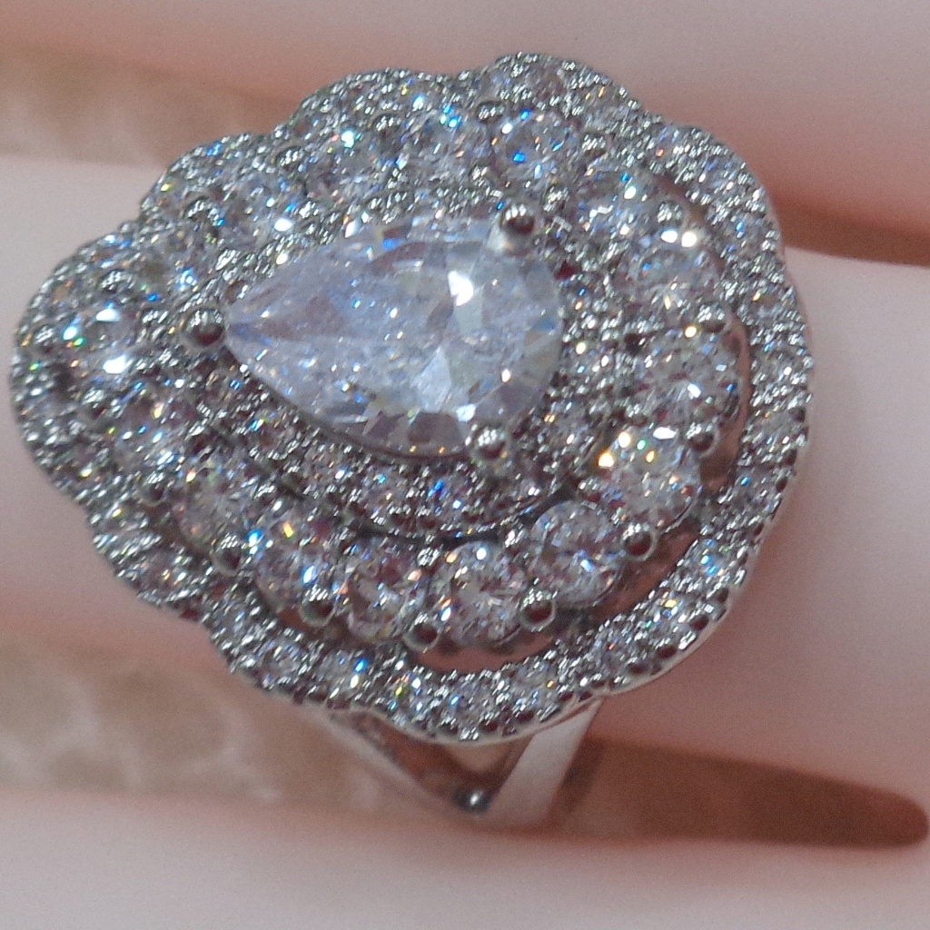 18k White Gold Made With 1.5k Vvs Ring Size 7